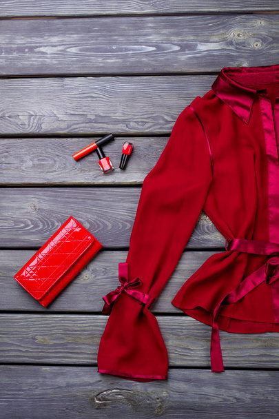 De elegante blouse dames rood. - Foto, afbeelding
