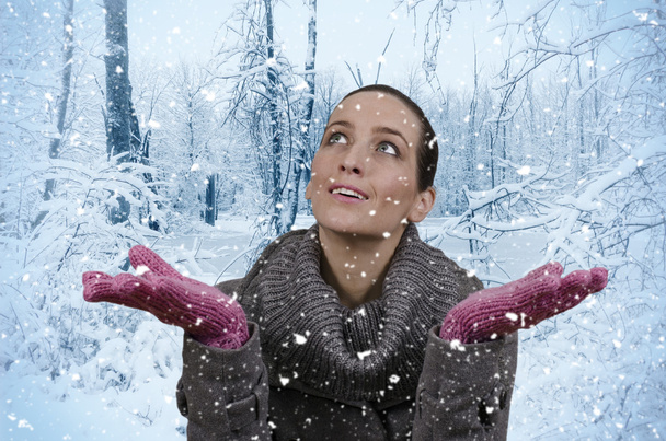 Femme et chutes de neige
 - Photo, image