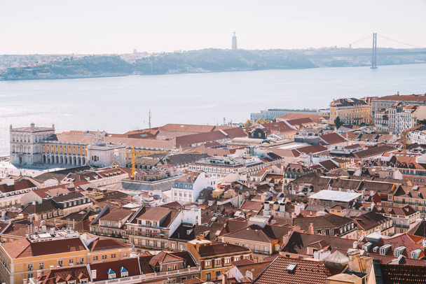 Aerial view of the Lisbon city old town from the castle on top of the hill in Portugal. - Foto, afbeelding