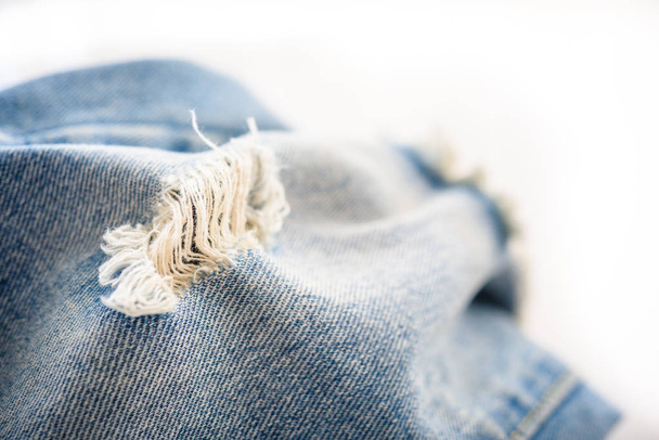 Gestreepte geweven blauw gebruikte jeans denim linnen vintage achtergrond - Foto, afbeelding