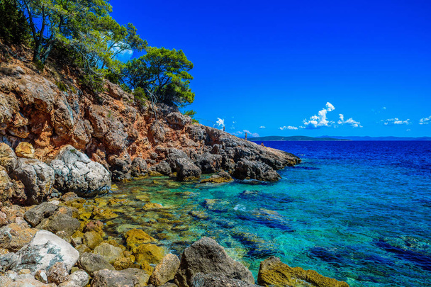 Gyönyörű táj, Horvátország, a horvát tengerpart, a tengerre és a hegyekre. Panoráma - Fotó, kép