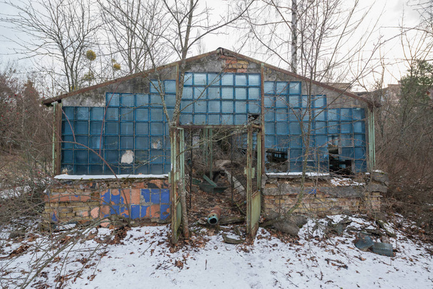 Greenhouse in Pripyat near amusement park, Ukraine - Φωτογραφία, εικόνα