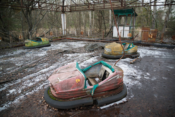 Autodrome in amusement park in Prypiat, Ukraine - Фото, изображение