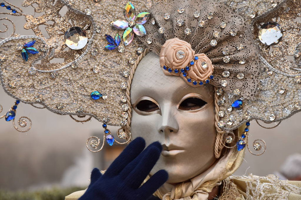 Παραδοσιακό καρναβάλι ενετικό μάσκα - Φωτογραφία, εικόνα