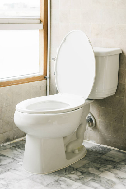 Toilet seat decoration in bathroom - Fotografie, Obrázek