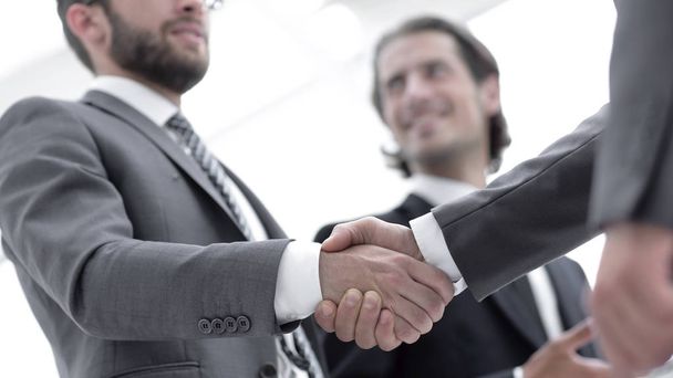 closeup.handshake деловых людей
 - Фото, изображение