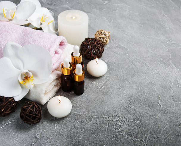 Concept de spa avec orchidées blanches
 - Photo, image