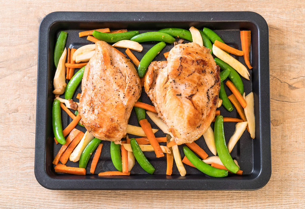 grilled chicken with vegetable - Φωτογραφία, εικόνα