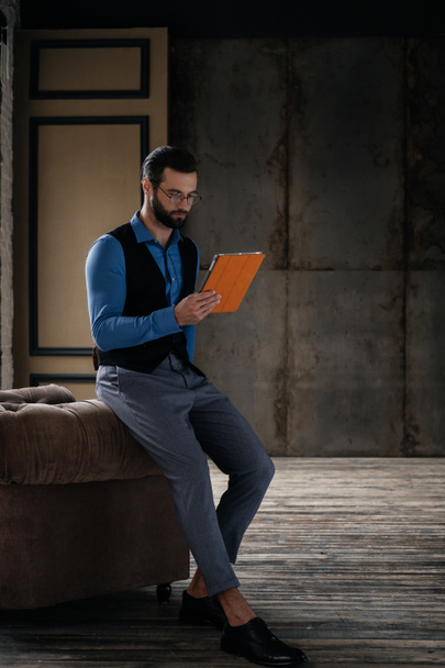 stylish elegant man using digital tablet - Foto, Imagem