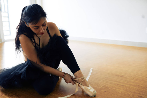 bailarina con puntas de zapato de ballet
 - Foto, Imagen
