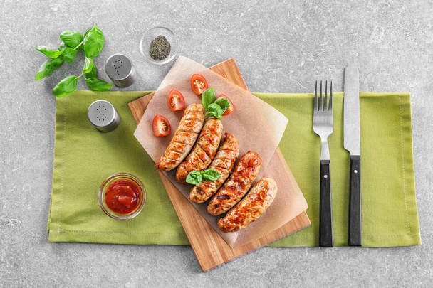 delicious grilled sausages - Foto, afbeelding