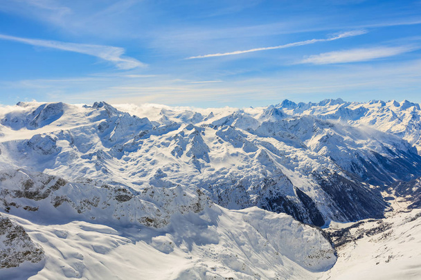 Os Alpes, vista do topo do Monte. Titlis em Suíça
 - Foto, Imagem