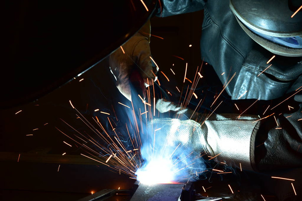 Industrial steel welder in factory technical, - 写真・画像