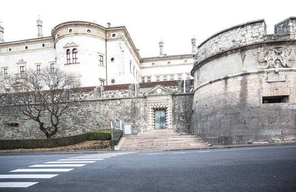 castillo de buonconsiglio Trento, Italia
 - Foto, Imagen