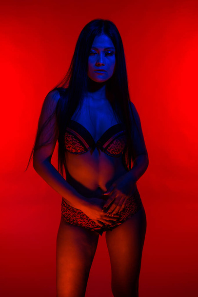 Filipina in blue and red - Foto, imagen