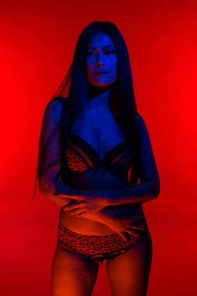 Filipina in blue and red - Fotoğraf, Görsel