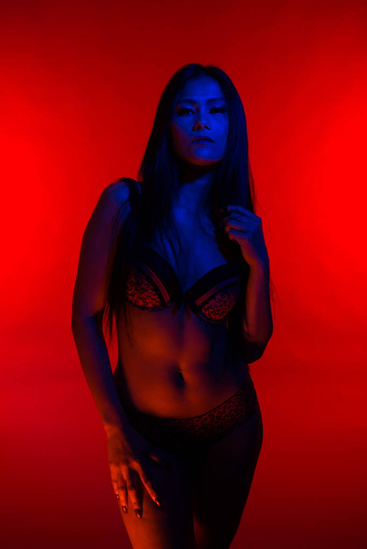 Filipina in blue and red - Fotoğraf, Görsel