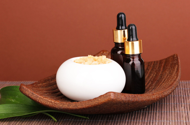 aromatherapy setting on brown background - Foto, Imagen