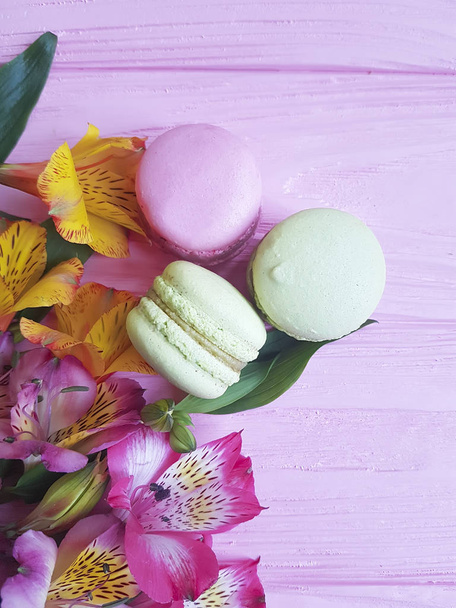 Macaron rosa Holzhintergrund, Blume - Foto, Bild