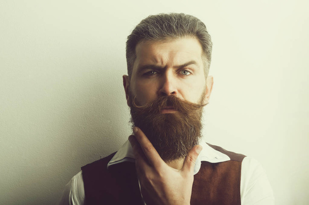 bearded man, brutal caucasian hipster with serious face - Foto, Imagen