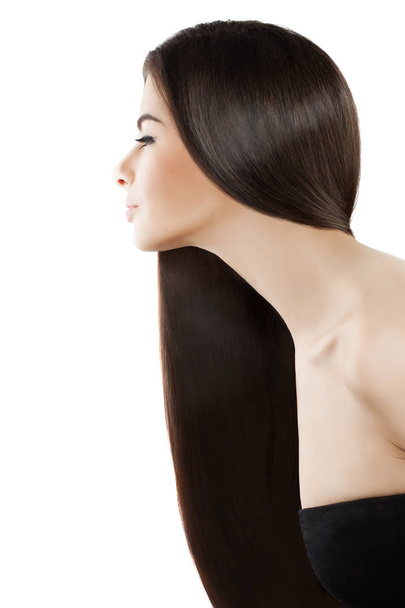 Красива брюнетка жінка з темним волоссям ізольована на білому
  - Фото, зображення