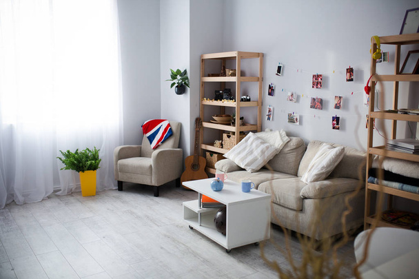 white cozy living room - Фото, зображення