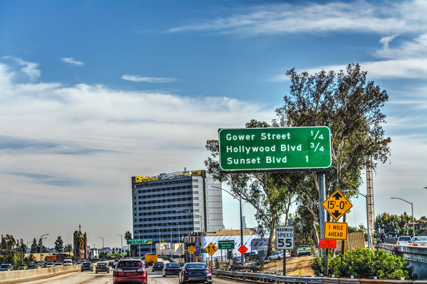 Traffico sull'autostrada 101 a Los Angeles
 - Foto, immagini