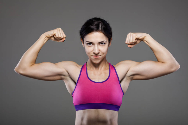 happy muscular fitness girl - Valokuva, kuva
