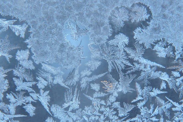 ασυνήθιστο παγετού σε ένα παράθυρο χειμώνα - Φωτογραφία, εικόνα