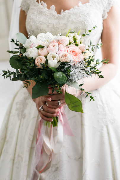 Прекрасный свадебный букет - Фото, изображение