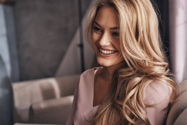 beautiful blonde woman smiling, close up portrait of face  - Foto, Imagem