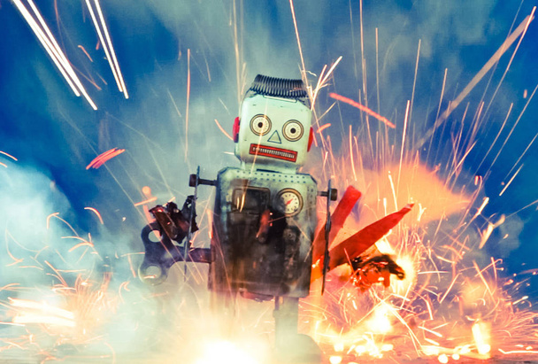  robot en una gran explosión
  - Foto, imagen
