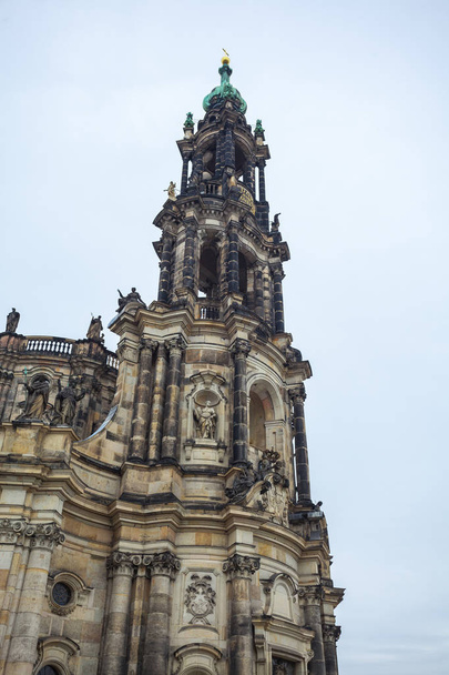 Monument to King John of Saxony, Catholic Church and Dresden Cas - Foto, afbeelding