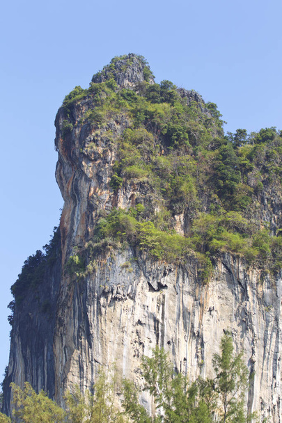 Picturesque rocks of the Railay Peninsula, Krabi, Thailand - Fotoğraf, Görsel