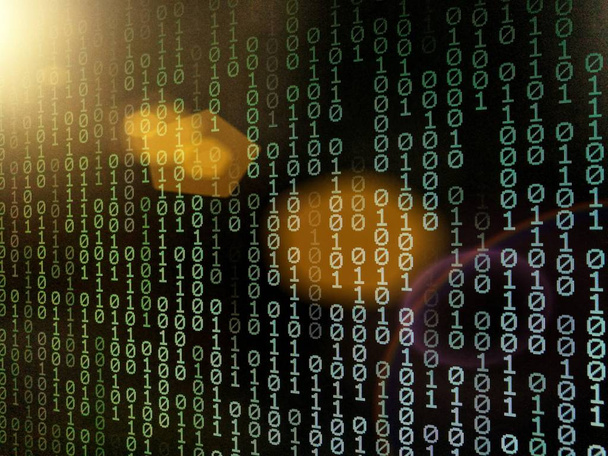 Datensicherheit Internet-Sicherheitskonzepte. binäre Codenummern mit Vorhängeschloss-Symbol Hintergrund auf dem Computermonitor. Geschäftsumfeld im privaten Cyberspace - Foto, Bild