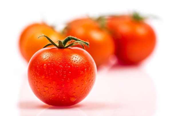 Tomate sur blanc
 - Photo, image