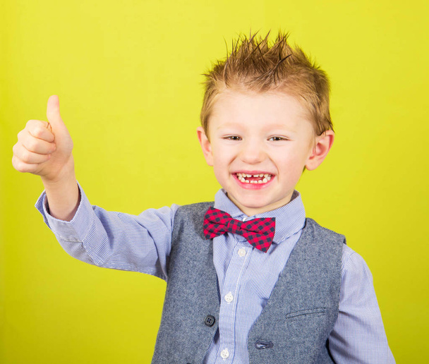smiling boy with thumbs up  - Photo, Image