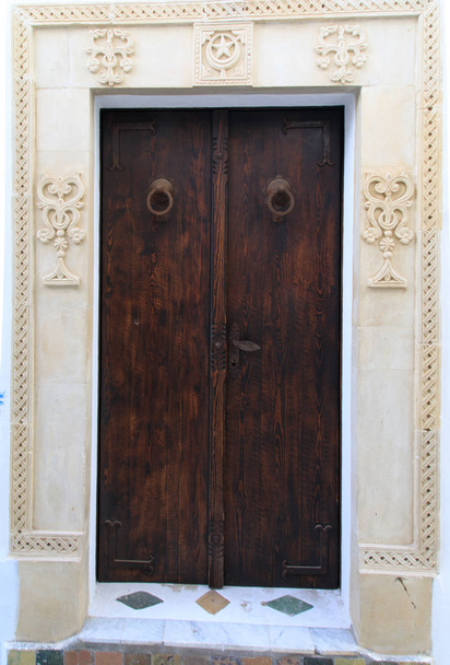 Portas decorativas da Tunísia
 - Foto, Imagem