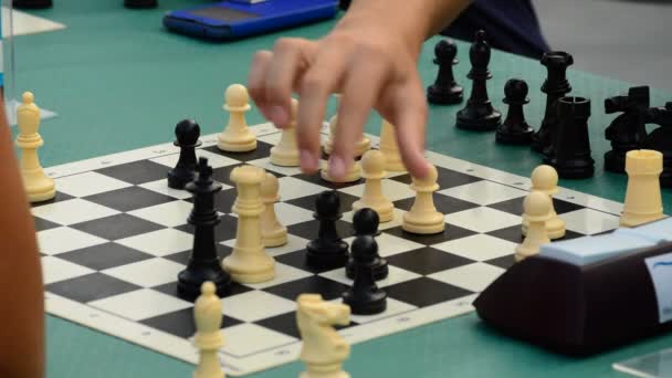 Gra w szachy w turnieju odkryty - Materiał filmowy, wideo