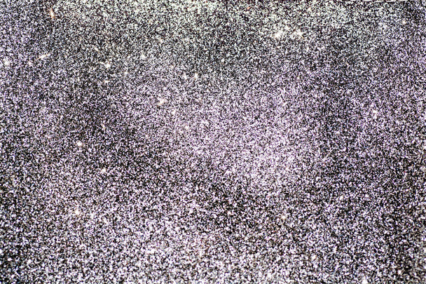 Ασημένιο λάμπει αστραφτερό φόντο με σκούρο διασπάσεις. Τη νύχτα ουρανό σύμπαν του γαλαξία Milky Way εκατομμύρια αστέρια - Φωτογραφία, εικόνα