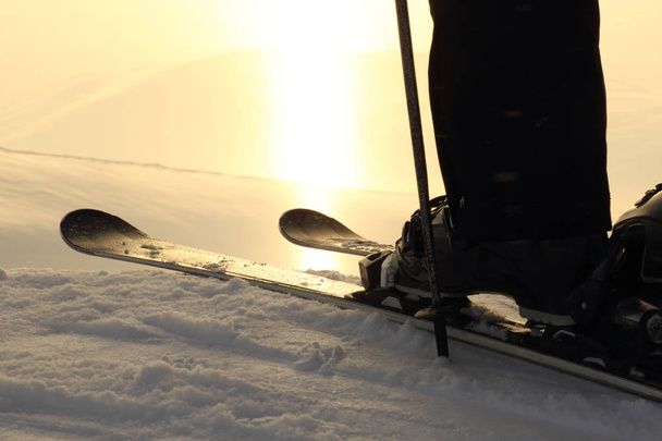 Skier on ski slope - Zdjęcie, obraz