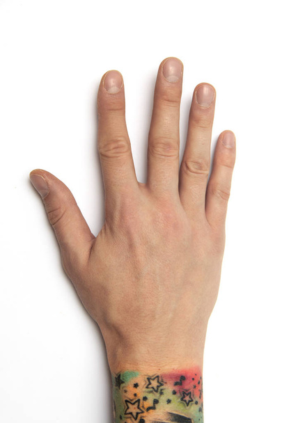le mani mostrano il numero cinque isolato su sfondo bianco
 - Foto, immagini