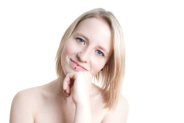 modrooký blondýnka mladá žena - Fotografie, Obrázek