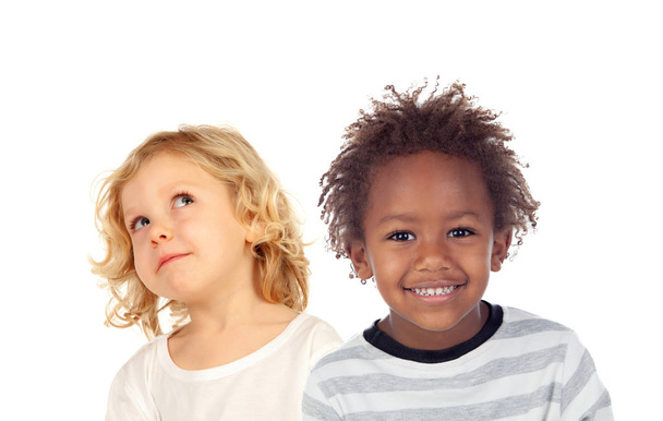 портрет двох красивих маленьких хлопчиків ізольовані на білому тлі
 - Фото, зображення