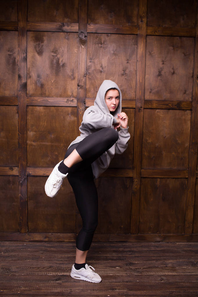 Athletic woman doing aerobic c - Fotografie, Obrázek