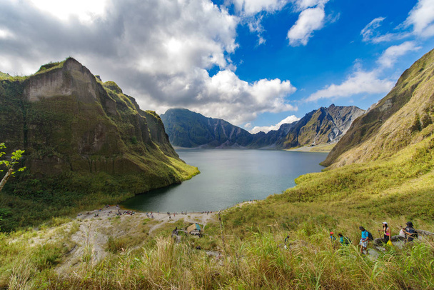 Beautiful landscape at Pinatubo Mountain Crater Lake - Foto, Bild