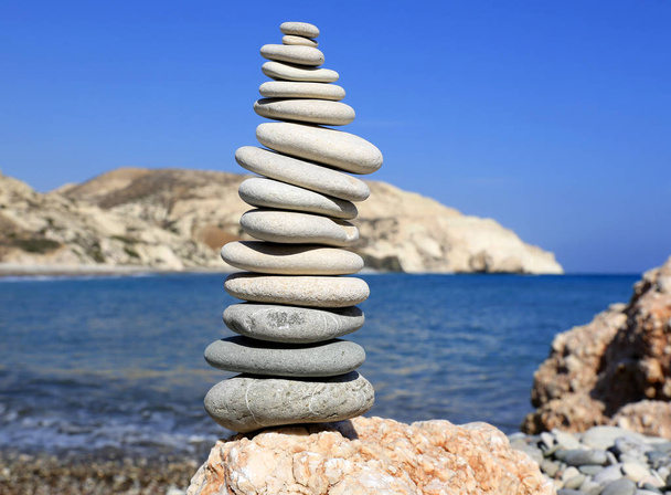 kiegyensúlyozott kövek, tengeri - Fotó, kép