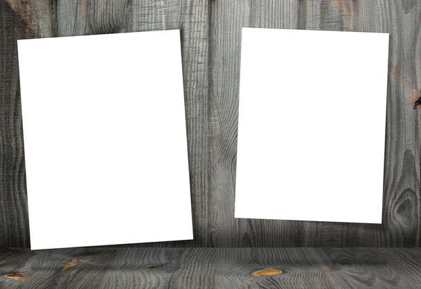 Tekstura drewna ściana z biała kartka papieru - Zdjęcie, obraz