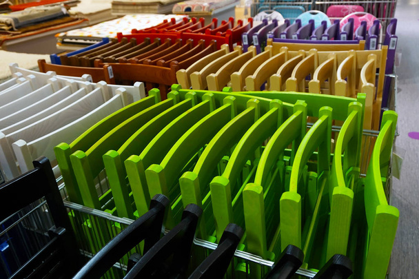 Chaises texturées pliantes colorées
  - Photo, image