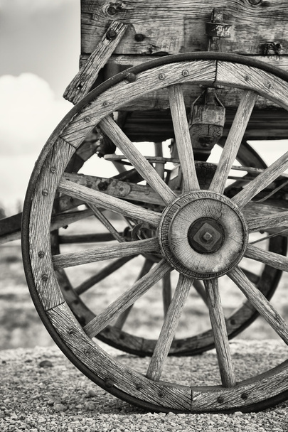 eski vagon tekerlekleri - Fotoğraf, Görsel